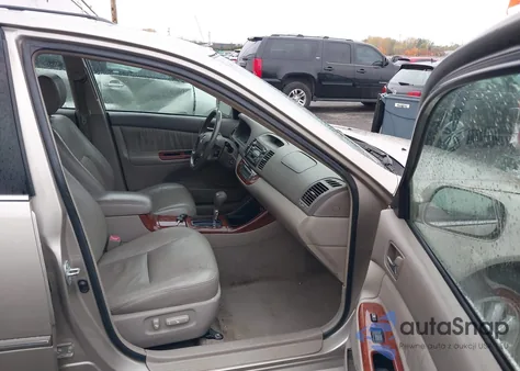 2004 Toyota Camry Xle V6 from USA, damaged, VIN 4T1BF32K94U585744